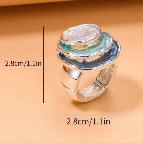 Exaggerated Multi Layer Stretch Ring.. New - Picture 3 of 6